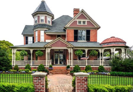 What you need to know before buying a historic home